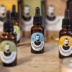 Die Vorteile von Bartöl durch natürliche antibakterielle Öle erklärt